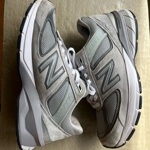 New Balance 990 v5 women’s size 7